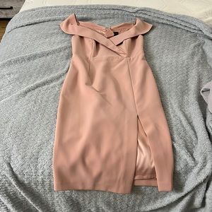 Bardot size 4/xsmall cocktail dress off the shoulder, salmon pink color